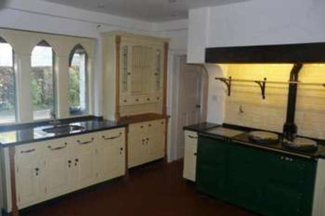  Image of 5 bedroom Detached house for sale in Leeds Road Idle Bradford BD10 at Thackley Bradford Shipley, BD10 8UH