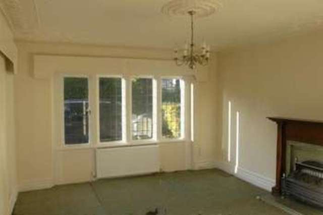  Image of 5 bedroom Detached house for sale in Leeds Road Idle Bradford BD10 at Thackley Bradford Shipley, BD10 8UH