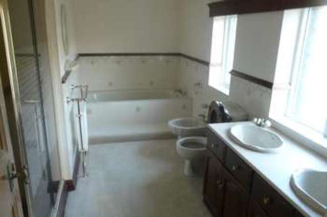  Image of 5 bedroom Detached house for sale in Leeds Road Idle Bradford BD10 at Thackley Bradford Shipley, BD10 8UH