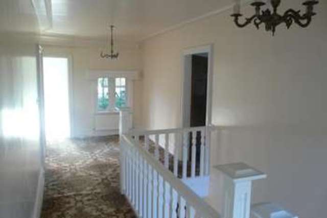  Image of 5 bedroom Detached house for sale in Leeds Road Idle Bradford BD10 at Thackley Bradford Shipley, BD10 8UH