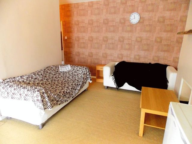  Image of 5 bedroom Semi-Detached house to rent in Lees Road Hillingdon Uxbridge UB8 at Lees Road  Uxbridge, UB8 3AT