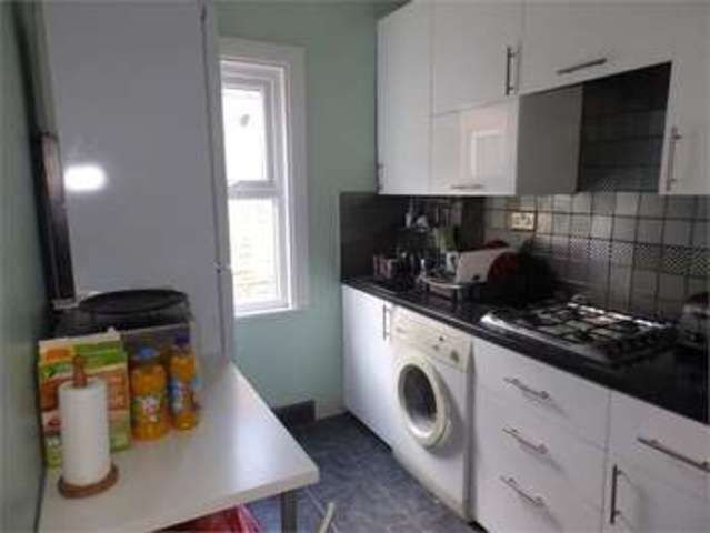  Image of 1 bedroom House Share to rent in Leigh Road Leigh-on-Sea SS9 at leigh road Leigh on sea Leigh-on-Sea, SS9 1JA