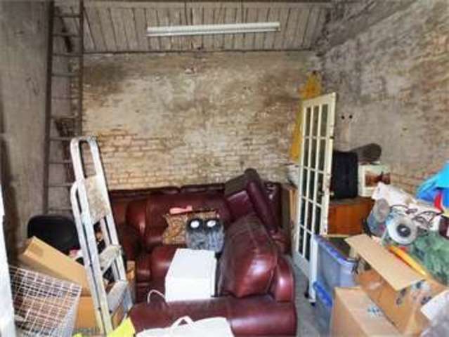  Image of 1 bedroom Cottage for sale in Glendale Gardens Leigh-on-Sea SS9 at Leighville Grove Leigh on sea Leigh-on-Sea, SS9 2AY