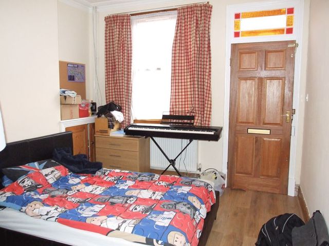  Image of 3 bedroom Terraced house for sale in Leopold Street Loughborough LE11 at Leopold Street  Loughborough, LE11 5DL