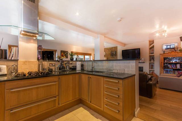  Image of 4 bedroom Detached house to rent in Lime Grove Twickenham TW1 at Lime Grove  Richmond, TW1 1EL