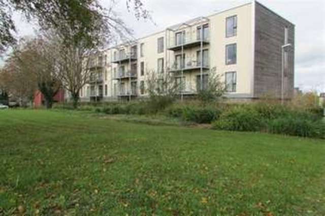  Image of 2 bedroom Flat for sale in Lime Tree Square Street BA16 at Street, BA16 0FX
