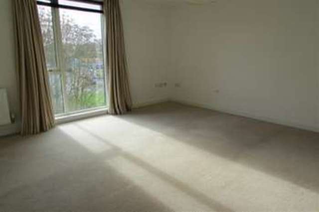  Image of 2 bedroom Flat for sale in Lime Tree Square Street BA16 at Street, BA16 0FX