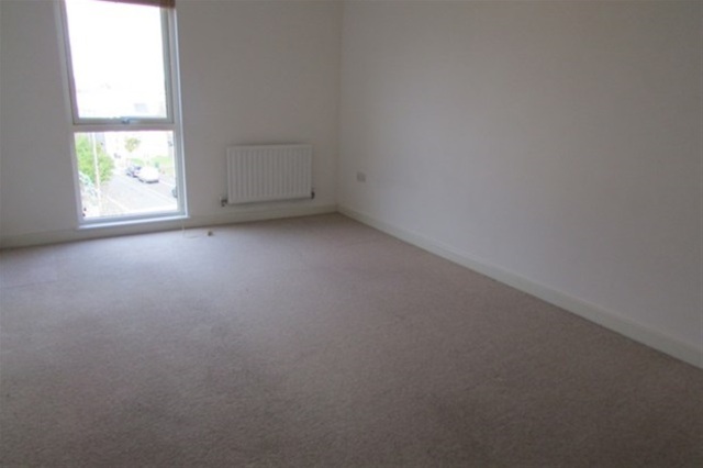  Image of 2 bedroom Flat for sale in Lime Tree Square Street BA16 at Street, BA16 0FX