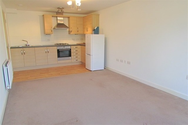  Image of 2 bedroom Flat for sale in Lime Tree Square Street BA16 at Street, BA16 0FX