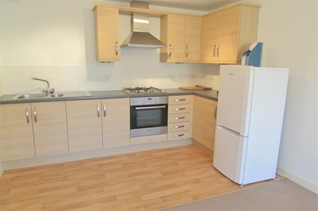  Image of 2 bedroom Flat for sale in Lime Tree Square Street BA16 at Street, BA16 0FX