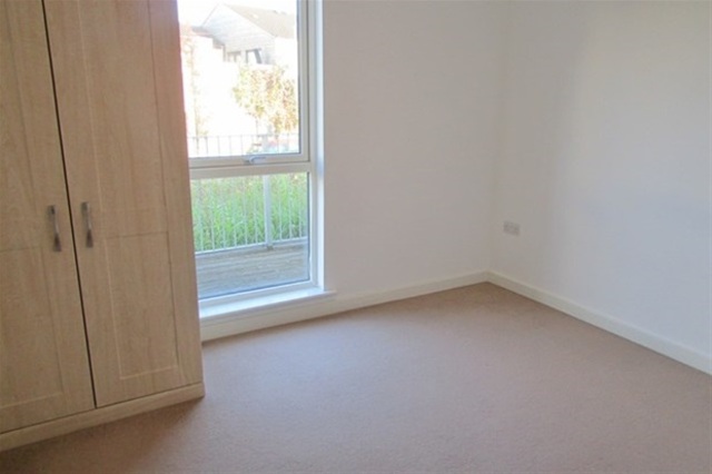  Image of 2 bedroom Flat for sale in Lime Tree Square Street BA16 at Street, BA16 0FX