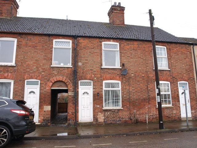  Image of 2 bedroom Terraced house for sale in Lincoln Street Newark NG24 at Lincoln Street Newark Newark, NG24 1HP