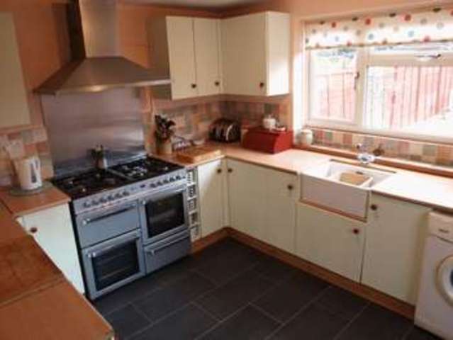  Image of 3 bedroom Semi-Detached house for sale in Lindsay Avenue Newark NG24 at Lindsay Avenue  Newark, NG24 4LB