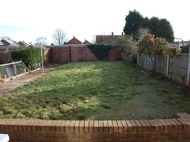  Image of 3 bedroom Semi-Detached house for sale in Lindsay Avenue Newark NG24 at Lindsay Avenue  Newark, NG24 4LB