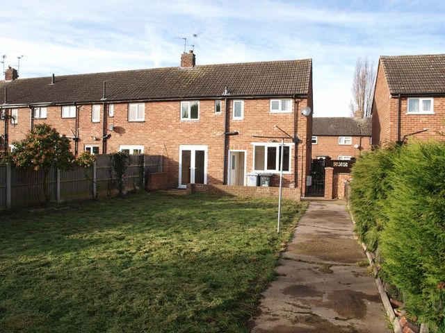  Image of 3 bedroom Semi-Detached house for sale in Lindsay Avenue Newark NG24 at Lindsay Avenue  Newark, NG24 4LB