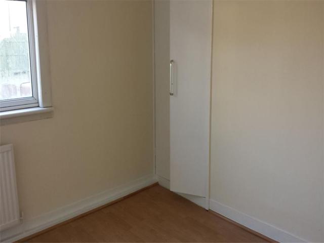  Image of 3 bedroom Flat to rent in Linthaugh Road Glasgow G53 at Pollok Glasgow Glasgow, G53 5RB