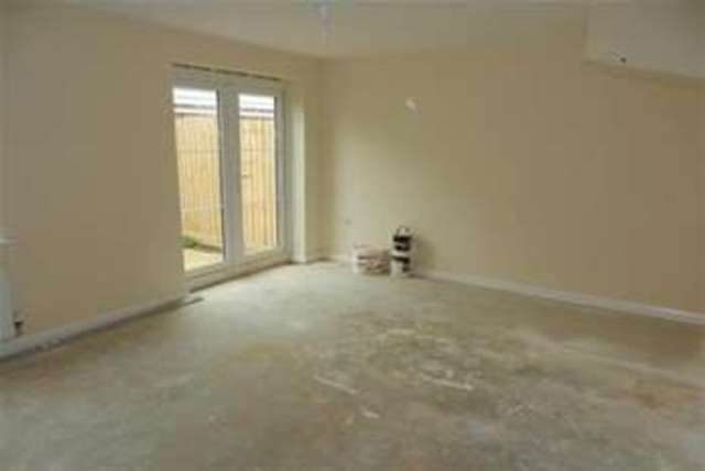  Image of 5 bedroom Detached house to rent in Roman Road Corby NN18 at Corby, NN18 8GP