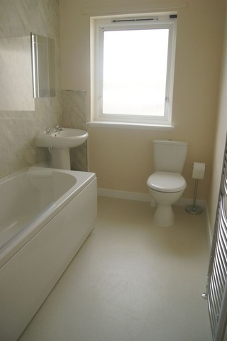  Image of 4 bedroom Bungalow to rent in Ashgill Larkhall ML9 at Larkhall South Lanarkshire South Lanarkshire, ML9 1RB