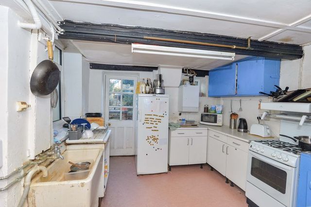  Image of 6 bedroom Detached house for sale in Sandford Road Littlemore Oxford OX4 at Sandford Road Littlemore Oxford, OX4 4PU