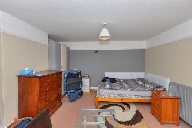  Image of 6 bedroom Detached house for sale in Sandford Road Littlemore Oxford OX4 at Sandford Road Littlemore Oxford, OX4 4PU