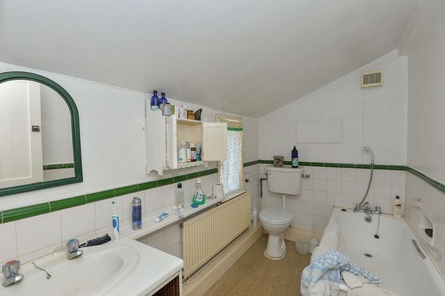  Image of 6 bedroom Detached house for sale in Sandford Road Littlemore Oxford OX4 at Sandford Road Littlemore Oxford, OX4 4PU