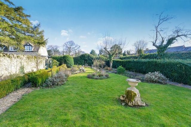  Image of 6 bedroom Detached house for sale in Sandford Road Littlemore Oxford OX4 at Sandford Road Littlemore Oxford, OX4 4PU