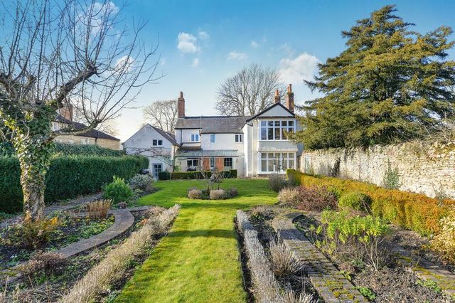  Image of 6 bedroom Detached house for sale in Sandford Road Littlemore Oxford OX4 at Sandford Road Littlemore Oxford, OX4 4PU