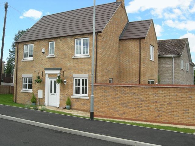  Image of 3 bedroom Detached house to rent in Wisbech Road Littleport Ely CB6 at Lester Way Littleport Ely, CB6 1JH