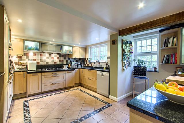  Image of 5 bedroom Detached house for sale in Littlewick Road Horsell Woking GU21 at Horsell Surrey Horsell, GU21 4XU
