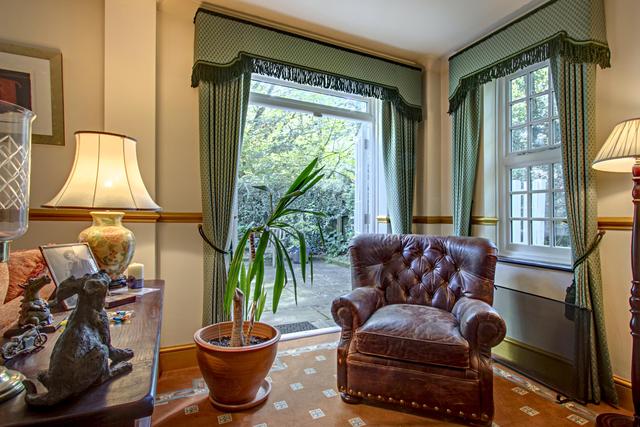  Image of 5 bedroom Detached house for sale in Littlewick Road Horsell Woking GU21 at Horsell Surrey Horsell, GU21 4XU