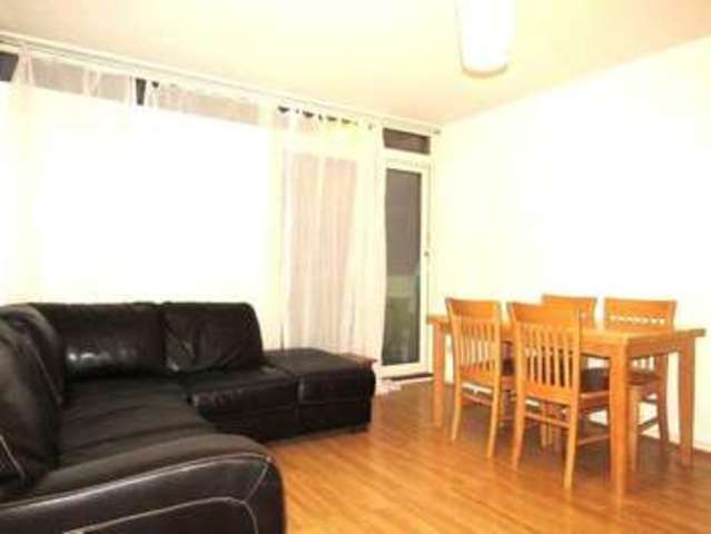  Image of 2 bedroom Apartment to rent in Petticoat Square London E1 at Middlesex Street  Greater London, E1 7EB
