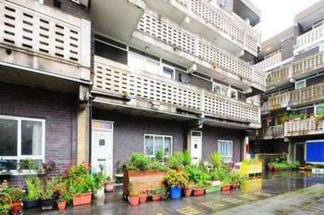  Image of 2 bedroom Apartment to rent in Petticoat Square London E1 at Middlesex Street  Greater London, E1 7EB