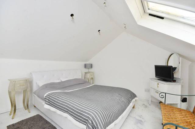  Image of 3 bedroom Detached house for sale in Livingstone Road Thornton Heath CR7 at Livingstone Road  South Norwood, CR7 8JZ