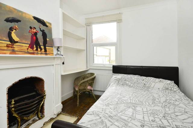  Image of 3 bedroom Detached house for sale in Livingstone Road Thornton Heath CR7 at Livingstone Road  South Norwood, CR7 8JZ