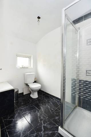  Image of 3 bedroom Detached house for sale in Livingstone Road Thornton Heath CR7 at Livingstone Road  South Norwood, CR7 8JZ