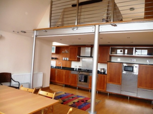  Image of 2 bedroom Terraced house to rent in Lochend Road Edinburgh EH6 at Lochend Edinburgh Leith, EH6 8BR