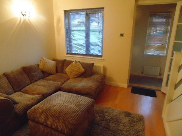  Image of 2 bedroom Semi-Detached house to rent in Locher Avenue Houston Johnstone PA6 at Houston Houston Renfrewshire, PA6 7NN