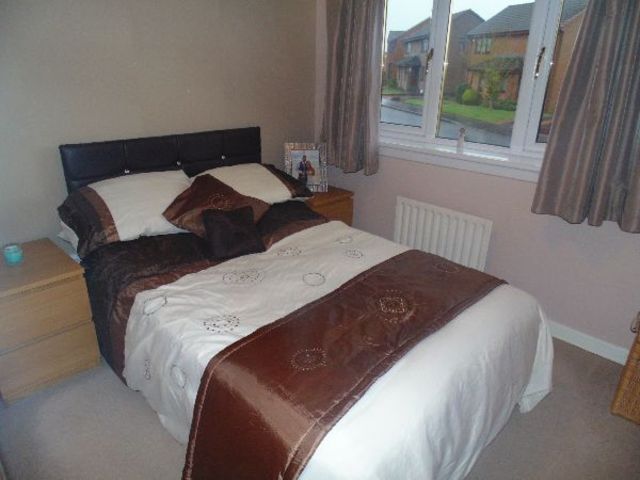  Image of 2 bedroom Semi-Detached house to rent in Locher Avenue Houston Johnstone PA6 at Houston Houston Renfrewshire, PA6 7NN