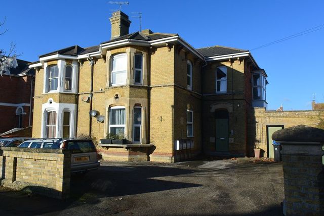  Image of 1 bedroom Flat for sale in Carlton Road North Weymouth DT4 at Carlton Road North  Weymouth, DT4 7PX