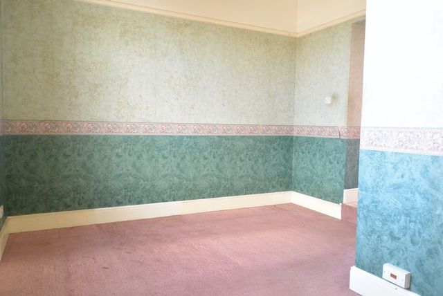  Image of 1 bedroom Flat for sale in Carlton Road North Weymouth DT4 at Carlton Road North  Weymouth, DT4 7PX