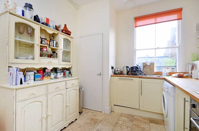  Image of 3 bedroom Maisonette for sale in Londesborough Road London N16 at Londesborough Road  Stoke Newington, N16 8RN