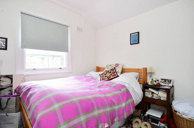  Image of 3 bedroom Maisonette for sale in Londesborough Road London N16 at Londesborough Road  Stoke Newington, N16 8RN