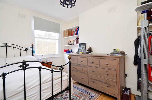  Image of 3 bedroom Maisonette for sale in Londesborough Road London N16 at Londesborough Road  Stoke Newington, N16 8RN