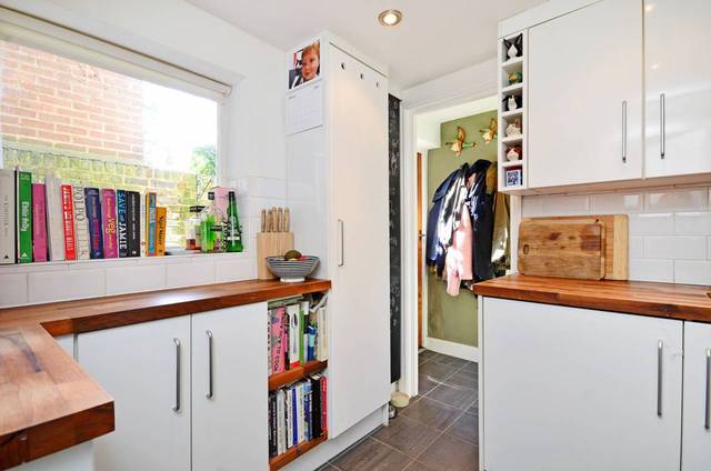 Image of 1 bedroom Flat for sale in Londesborough Road London N16 at Londesborough Road  Hackney, N16 8RP