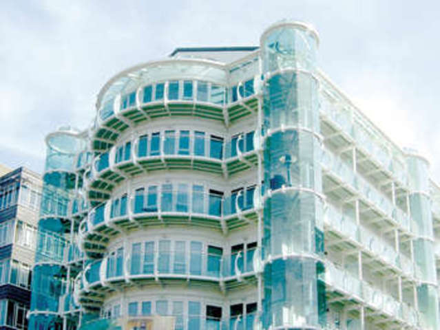  Image of 2 bedroom Apartment for sale in Station Road New Barnet Barnet EN5 at London, EN5 1PH