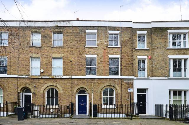  Image of 2 bedroom Flat to rent in London Fields East Side London E8 at London Fields  London Fields, E8 3SA
