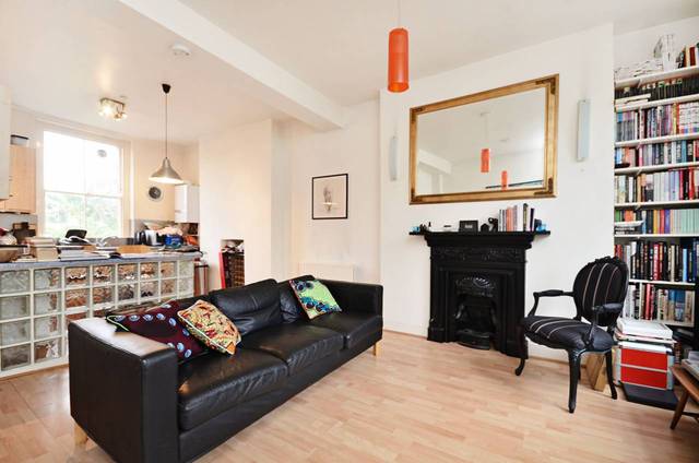  Image of 2 bedroom Flat to rent in London Fields East Side London E8 at London Fields  London Fields, E8 3SA