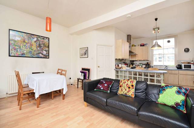  Image of 2 bedroom Flat to rent in London Fields East Side London E8 at London Fields  London Fields, E8 3SA