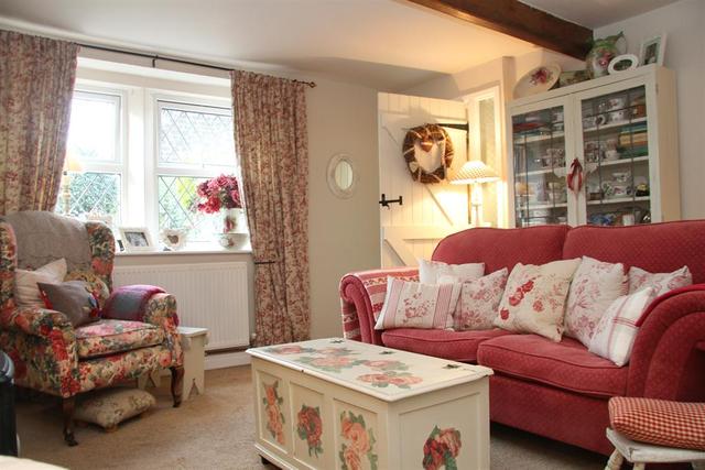  Image of 2 bedroom Terraced house for sale in London Lane Rawdon Leeds LS19 at Rawdon Leeds Rawdon, LS19 6BR