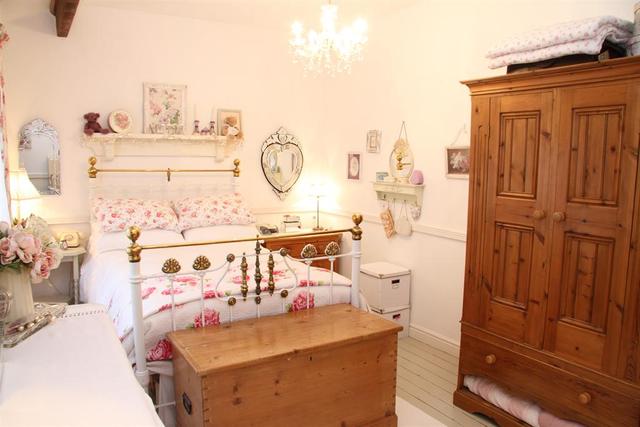  Image of 2 bedroom Terraced house for sale in London Lane Rawdon Leeds LS19 at Rawdon Leeds Rawdon, LS19 6BR